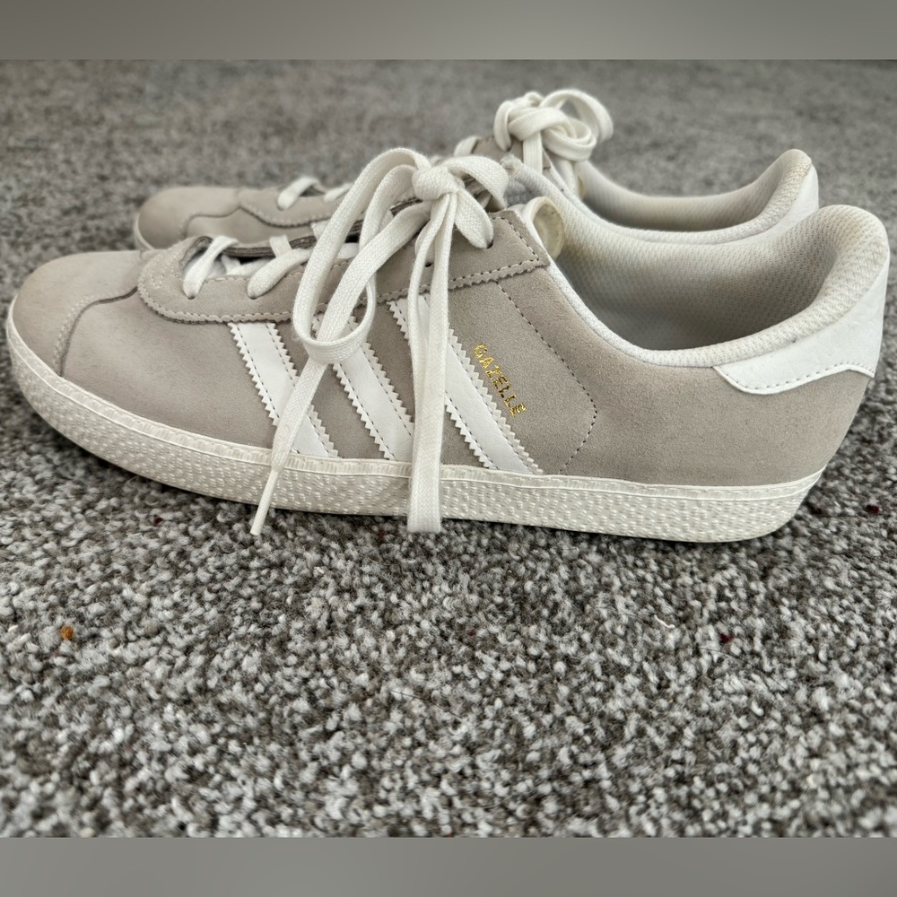 gray gazelle adidas womens